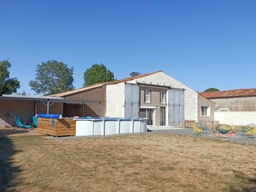 Plaine-D'Argenson House | Le Hangar de Papi