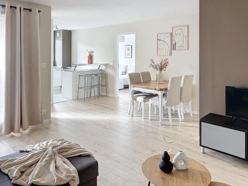 Margny-les-Compiegne Apartment | Le Horance Balcon et parking