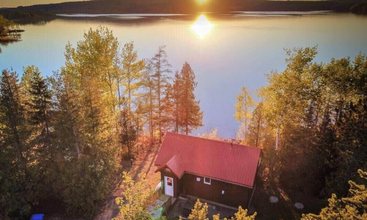 Sayabec Ski Chalet | Le Huard - Lakefront & Private Dock