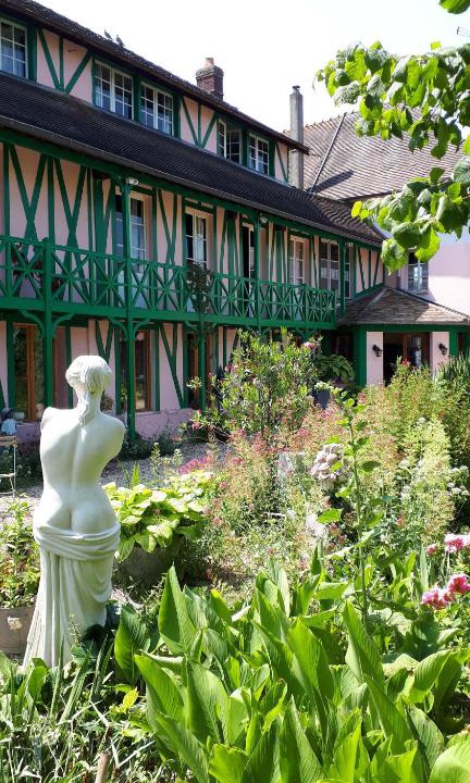 Saint-Pierre-d'Autils House | Le Jardin des Merveilles