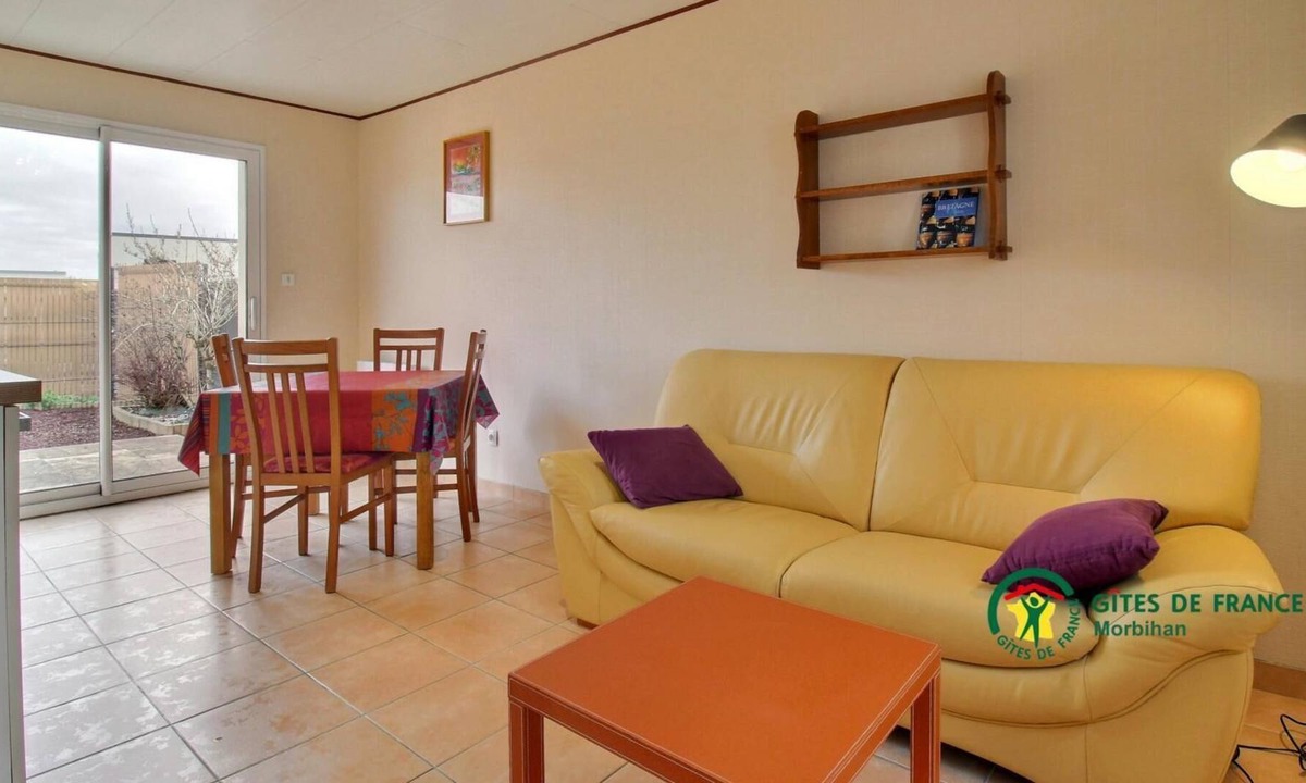 Plougoumelen House | Le Jardin des Agapanthes