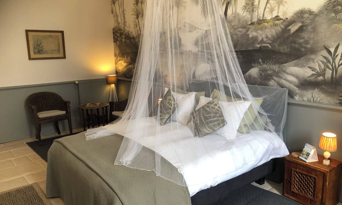 Chaix Bed & Breakfast | Le Jardin des Bosquets B&B beautiful chambre d'hote in a bucolic setting