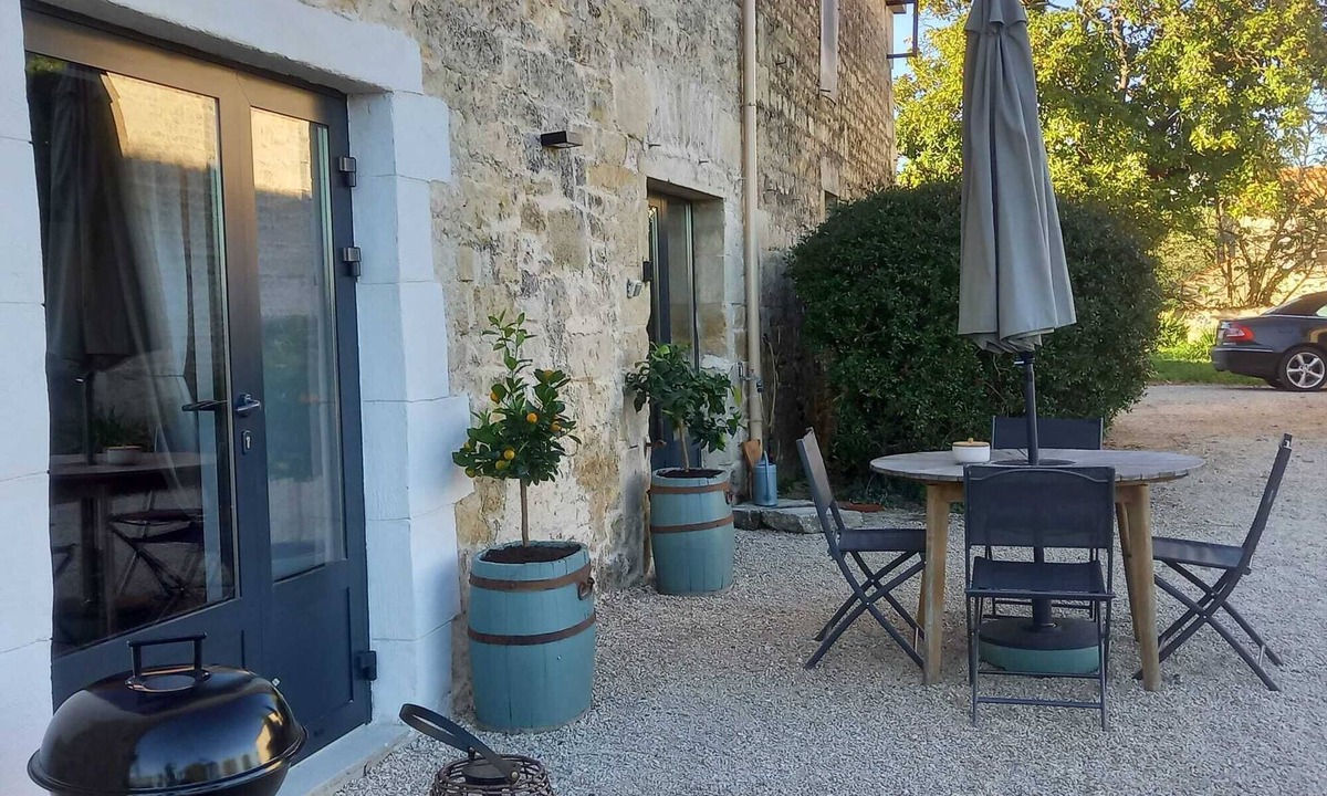 Auzay Cottage | Le Jardin des Bosquets Gite - charming 3 bed cottage - sleeps 6 +