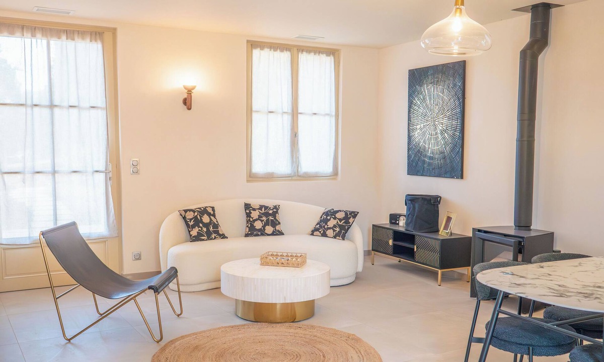 Pezenas Apartment | Le Jardin, Gîte Haut de Gamme Cosy Avec spa Privatif et Piscine, à Pézenas