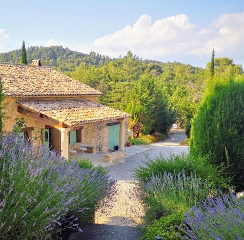 Villeneuve Bed & Breakfast | Le Jas des Cannebieres