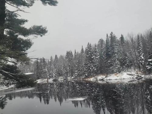 Saint-Paulin Ski Chalet | Le Jasmin chalet complet Rivière Kayak Nature