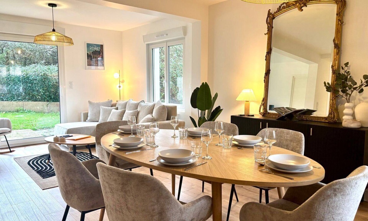 Sainte-Therese - Quineleu House | LE JOUON - Magnificent Townhouse with Garden