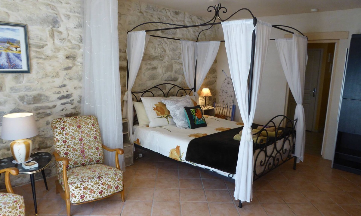 Rognonas Apartment | Le Kiwi - Studio Apartment with Air Conditioning