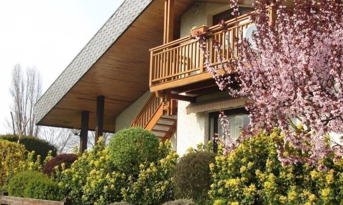 Les Marches House | LE LAC Bleu - LES Marches