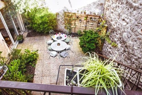 Tain-l'Hermitage House | Le Lapin dans la Cour