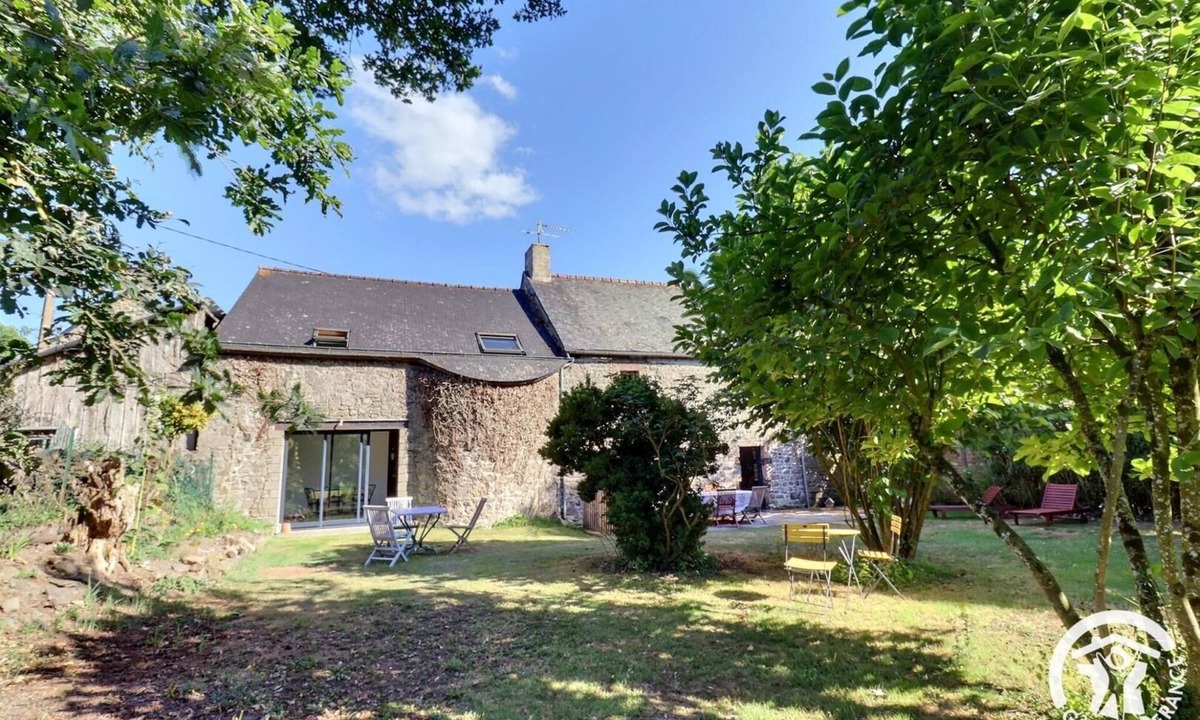 Combourg House | Le Lilas Rose - COMBOURG