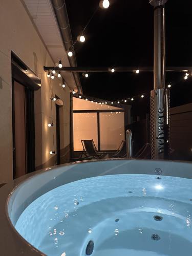 Saint-Laurent-dAndenay House | Le Lodge SPA