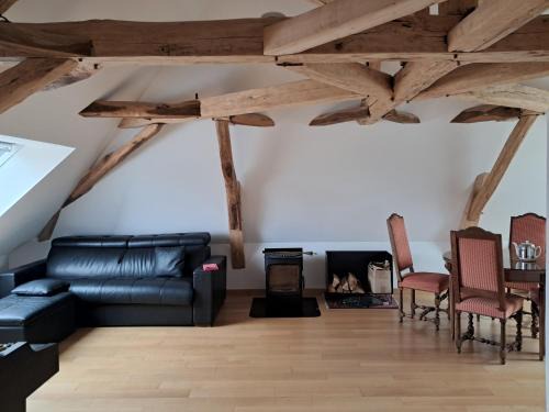 Ecommoy Apartment | Le loft Le Joyeux Rollier