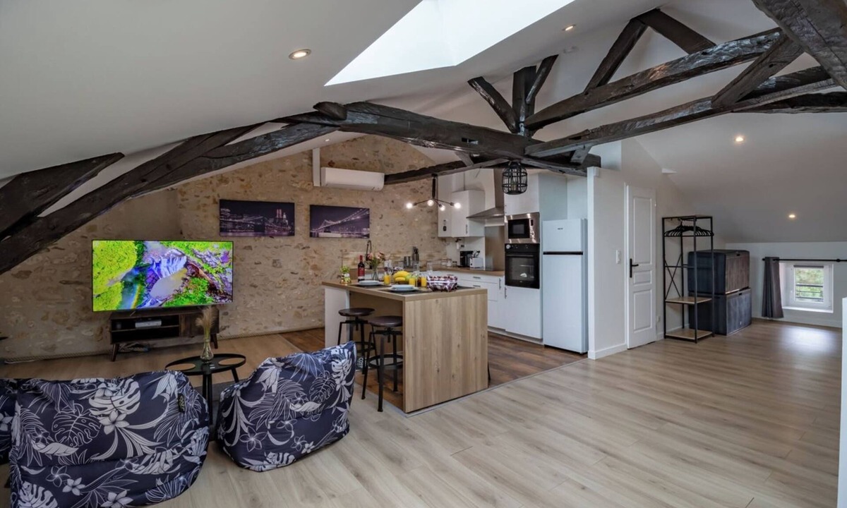 Mussidan Apartment | Le Loft - Rated 5 Stars