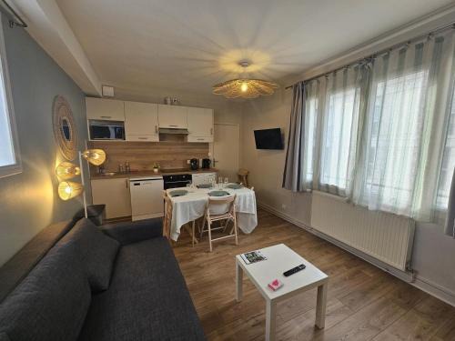 Poitiers Apartment | Le logis d'héloïse