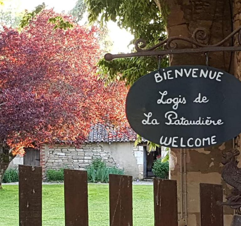 Champigny-sur-Veude Bed & Breakfast | Le Logis de la Pataudière