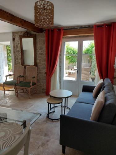City of Carcassonne House | Le Logis des Remparts à l'intérieur de la Cité médiévale, Jardin privé, Parking inclus