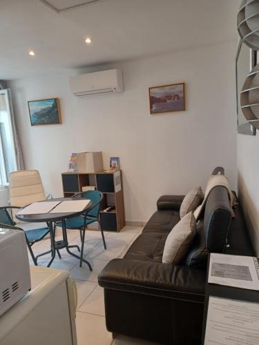 Port-Saint-Louis-du-Rhone House | Le Lohan