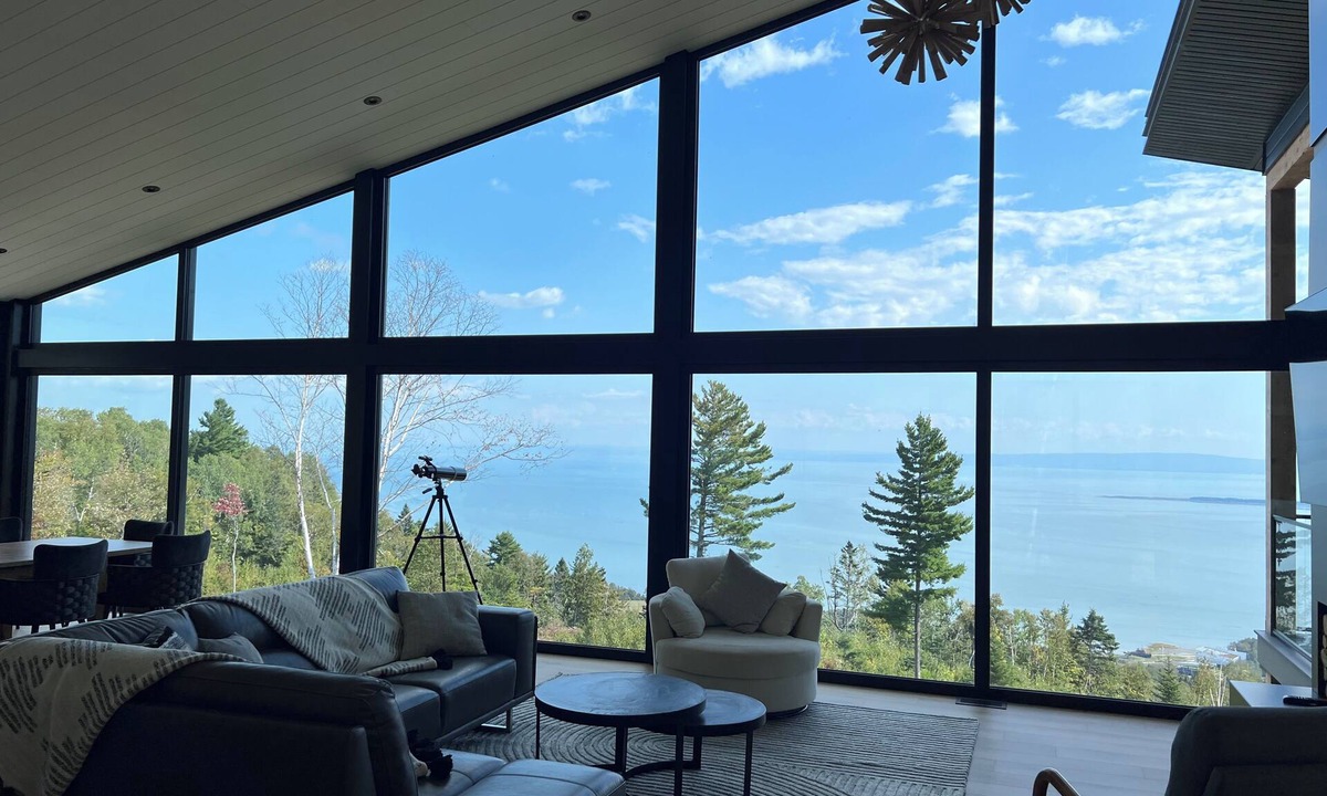 Saint-Joseph-de-la-Rive Ski Chalet | Le Lord, River view, trail and snowmobile