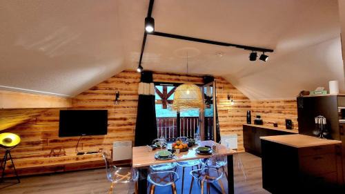 Saint-Jean-d'Arves Apartment | Le Loticeja
