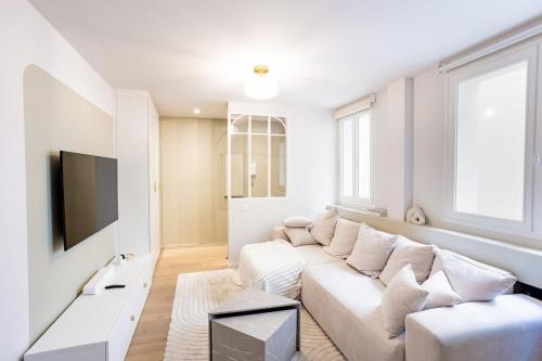Paris City Center Apartment | Le Louvre à 2 minutes - Ascenseur - Parking