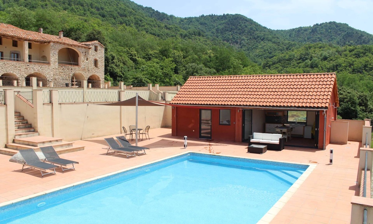 Saint-Laurent-de-Cerdans Other | Le Mas and Le Canigou 7 bed Farmhouse with pool
