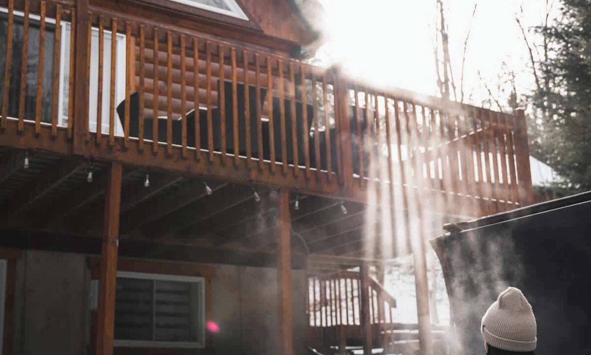 Entrelacs Ski Chalet | Le Mandala | Lakefront, spa & game room