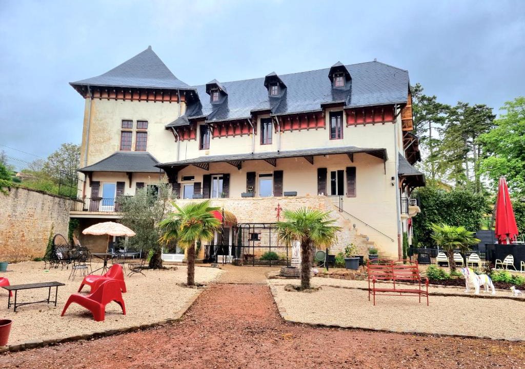 Cluny Bed & Breakfast | LE MANOIR- CLUNY
