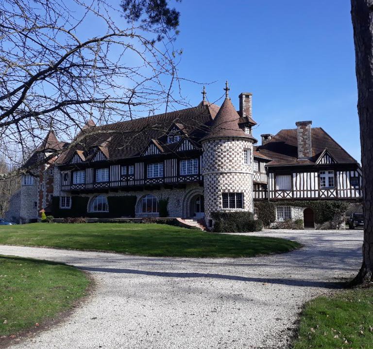 Les Chapelles-Bourbon Bed & Breakfast | Le Manoir de Beaumarchais