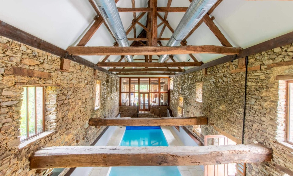 Bourg-dIre House | Le Manoir de la Vieille Douve