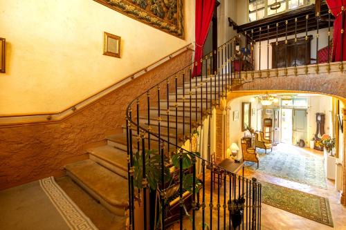 Lisle-sur-Tarn Hotel | Le Manoir de Lisle