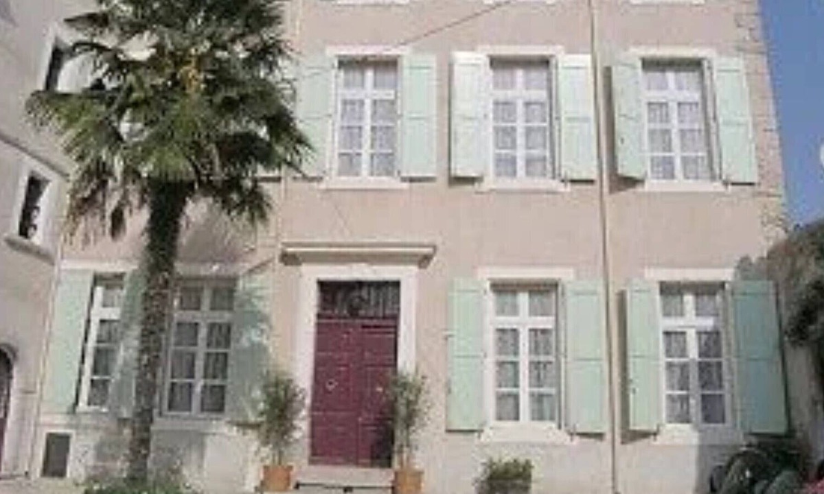 Capestang House | Le Manoir House