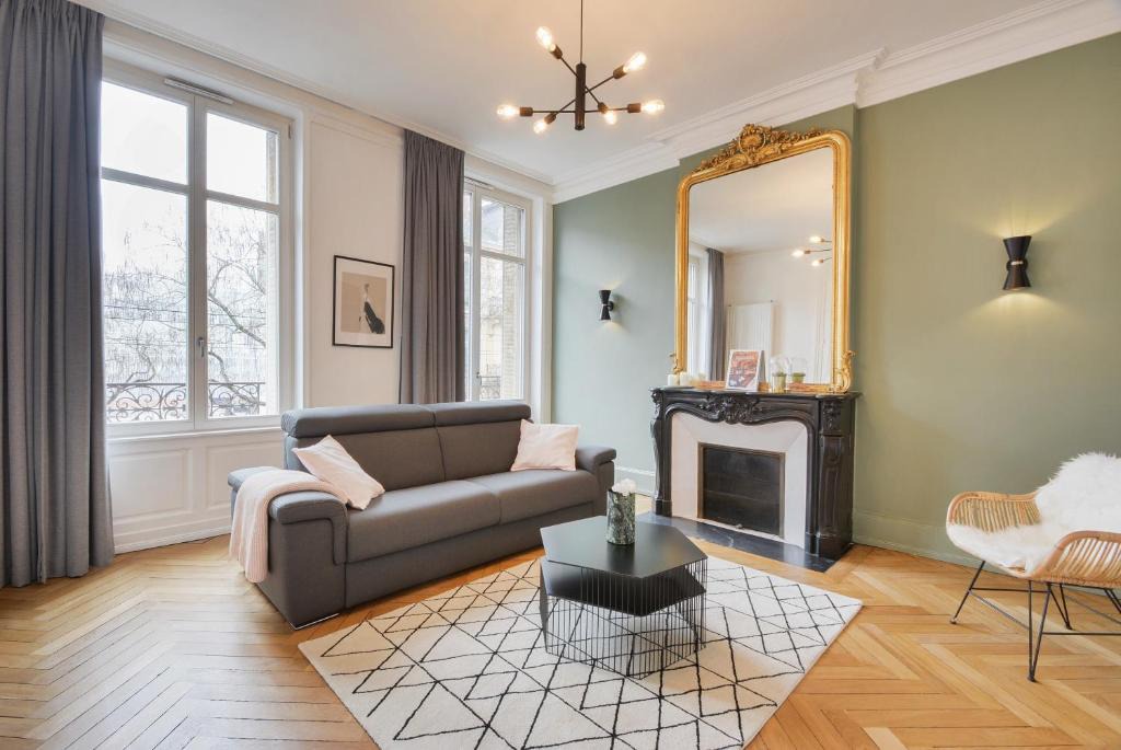 Poincare - Foch - Anatole France - Croix de Bourgogne Apartment | Le Manon ! Green Haussmannien - Centre Gare - Excelsior - 2 à 4 pers