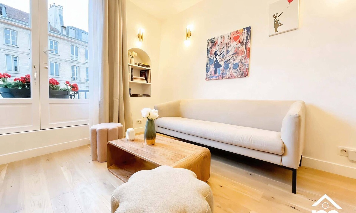 Arsenal Apartment | Le Marais, Saint Paul, AC by Melvane