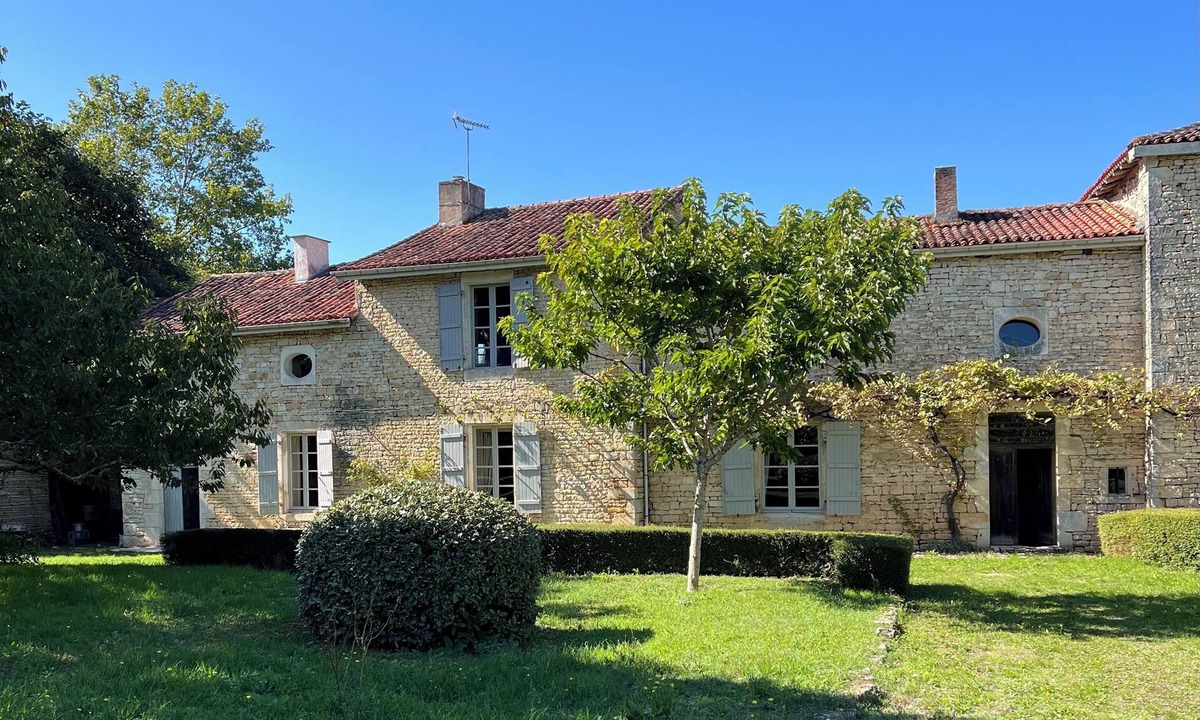 Licheres House | Le Marquis