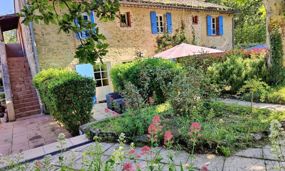 Chantemerle-les-Grignan Hotel | Le Mas des Laurels