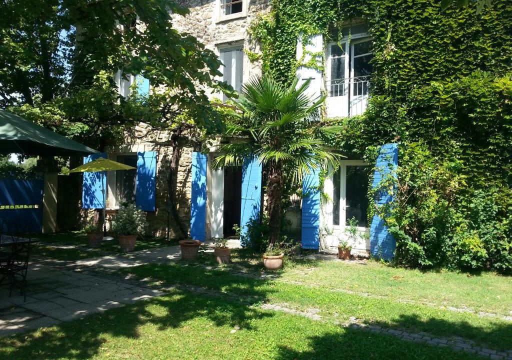 Entraigues-sur-la-Sorgue Bed & Breakfast | Le Mas des Platanes