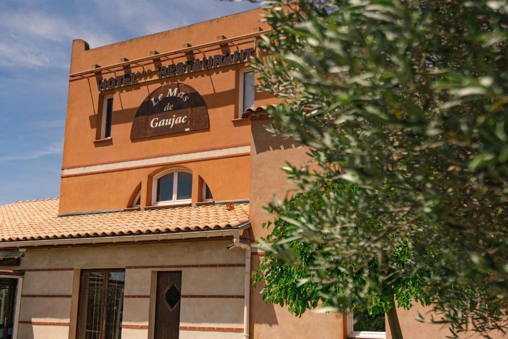 Lezignan-Corbieres Hotel | Le Mas De Gaujac