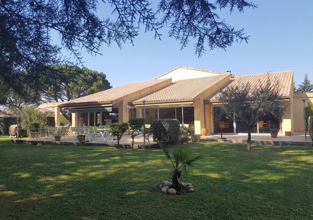 Pont-Saint-Esprit Hotel | Le Mas de l'Olivier