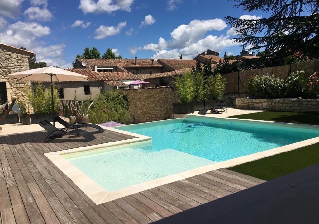 Barjac Bed & Breakfast | LE MAS DES AUGES
