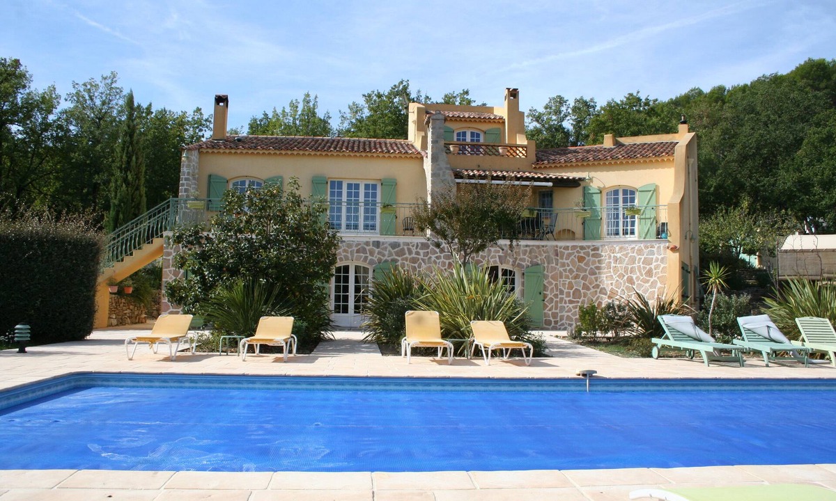 Trans-en-Provence Bed & Breakfast | Le Mas des Tarentes between vineyards and forests