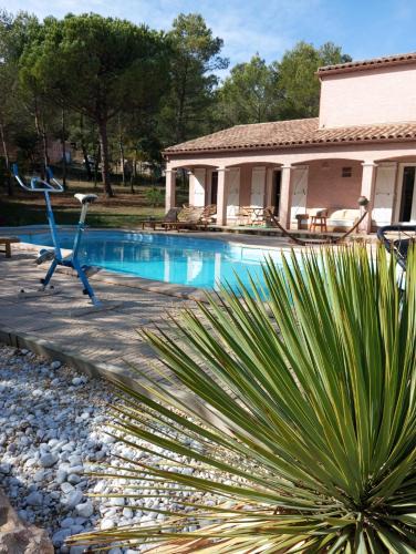 Carcassonne Bed & Breakfast | Le Mas Victoria - Chambres d'hôtes avec table d'hôtes-Parking privé ferme