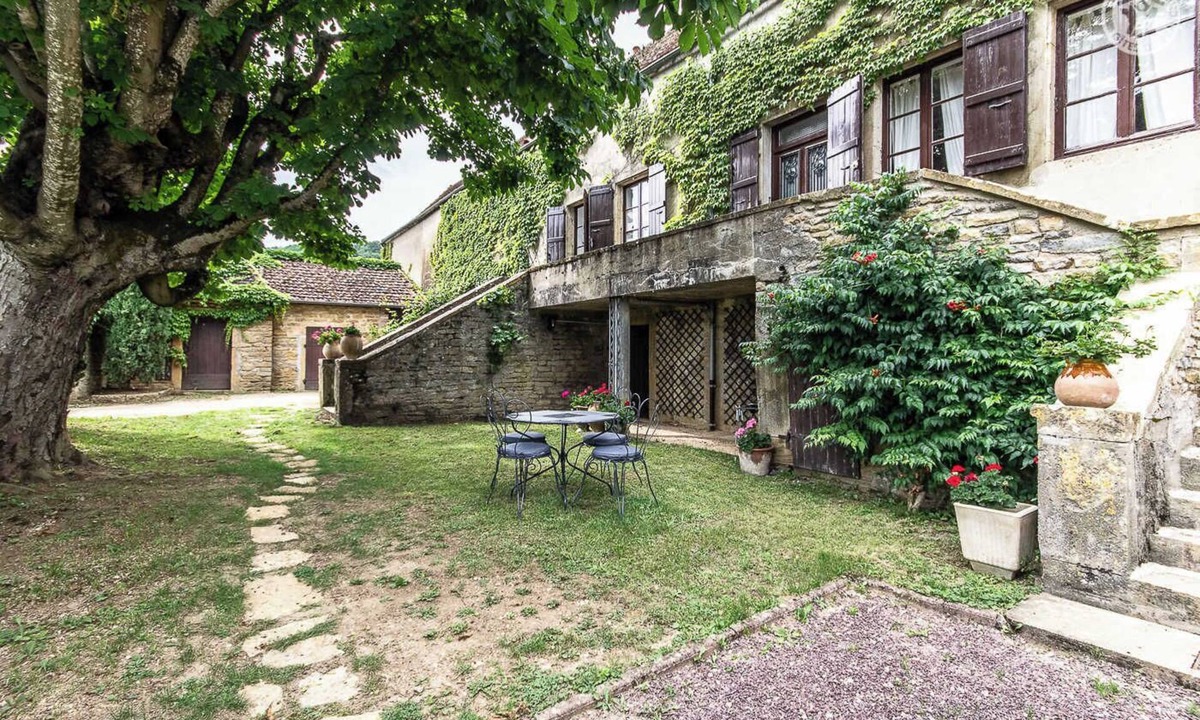 Saint-Vallerin House | Le May Morin - SAINT VALLERIN