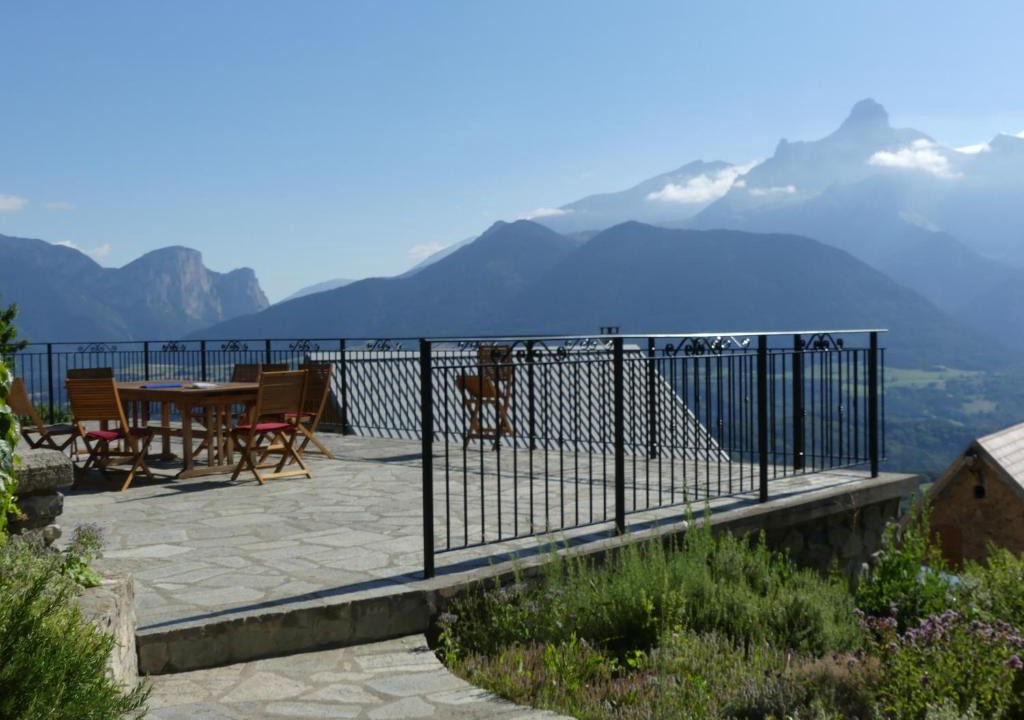 Les Cotes de Corps House | Le Mazacote de Florisol