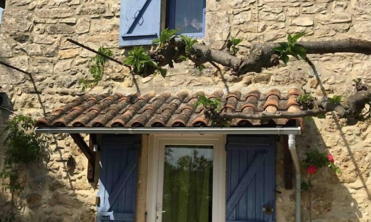 Vagnas House | Le Mazet d'Eden with its private garden not overlooked