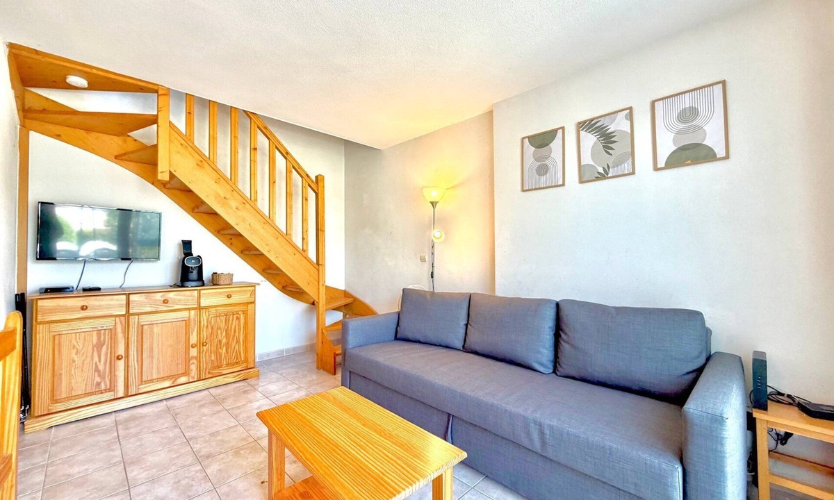 Calvisson Apartment | Le mazet des Cigales, 4 guests, Pool in Calvisson