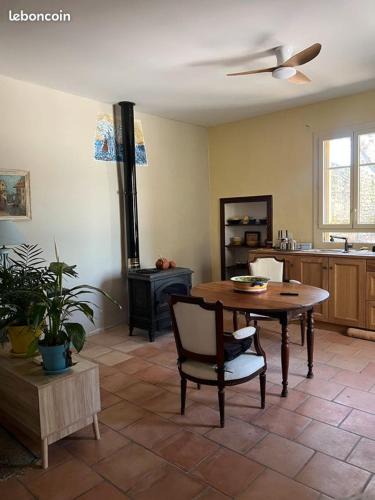 Sommieres House | Le MAZET - GÎTE