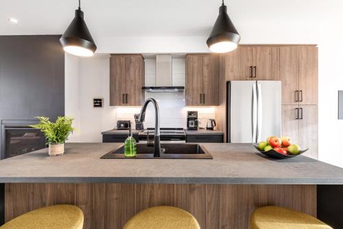 Magog Apartment | Le Memph Colibri condo cottage eco responsible - hot tub & pool Memphrémagog Lake