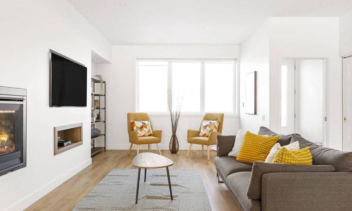 Magog Condo | Le Memph Orignal: 3 bedrooms pool hot tub lac Memphrémagog