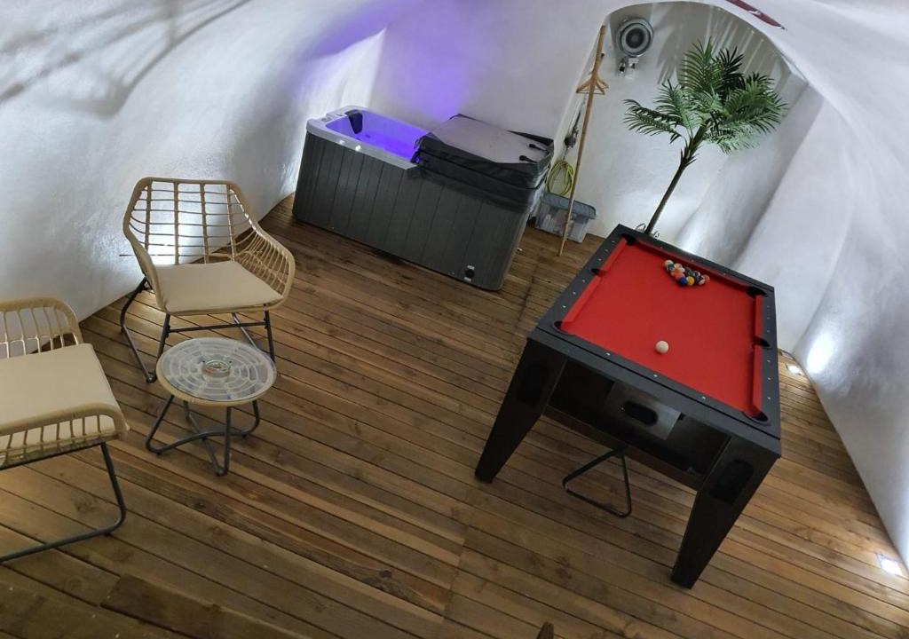 La Roche-Blanche Apartment | Le Menhir 2 Jacuzzi Spa Terasse Barbecue